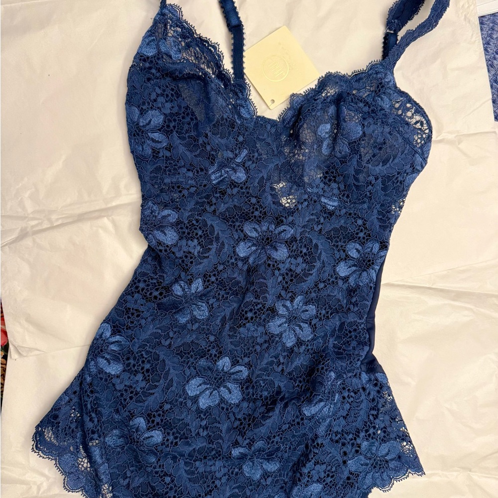 Elegant La Perla Sapphire Blue Lace Bodysuit